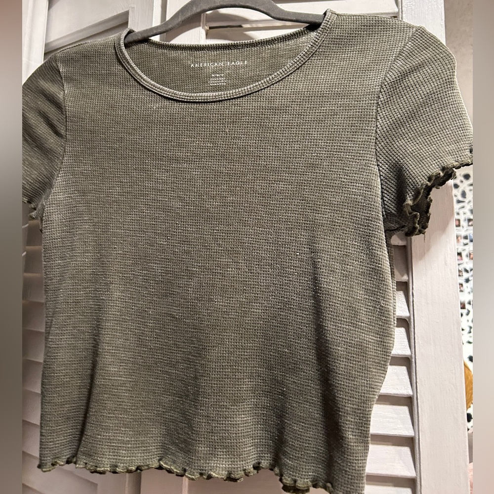 AMERICAN EAGLE GREEN RUFFLED TOP